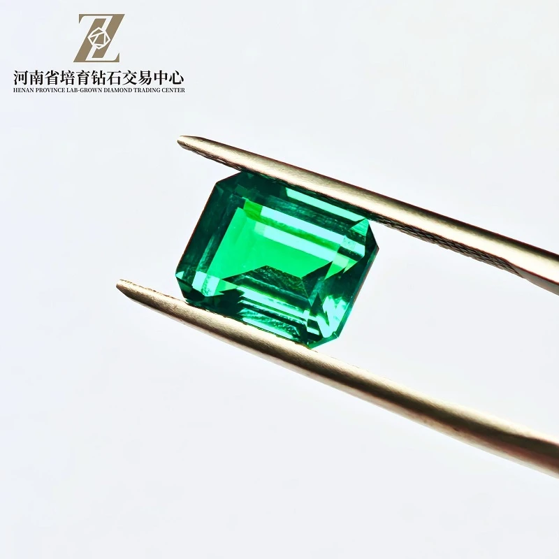 5,035 карата Lab-Създаден Emerald (Emerald Cut)